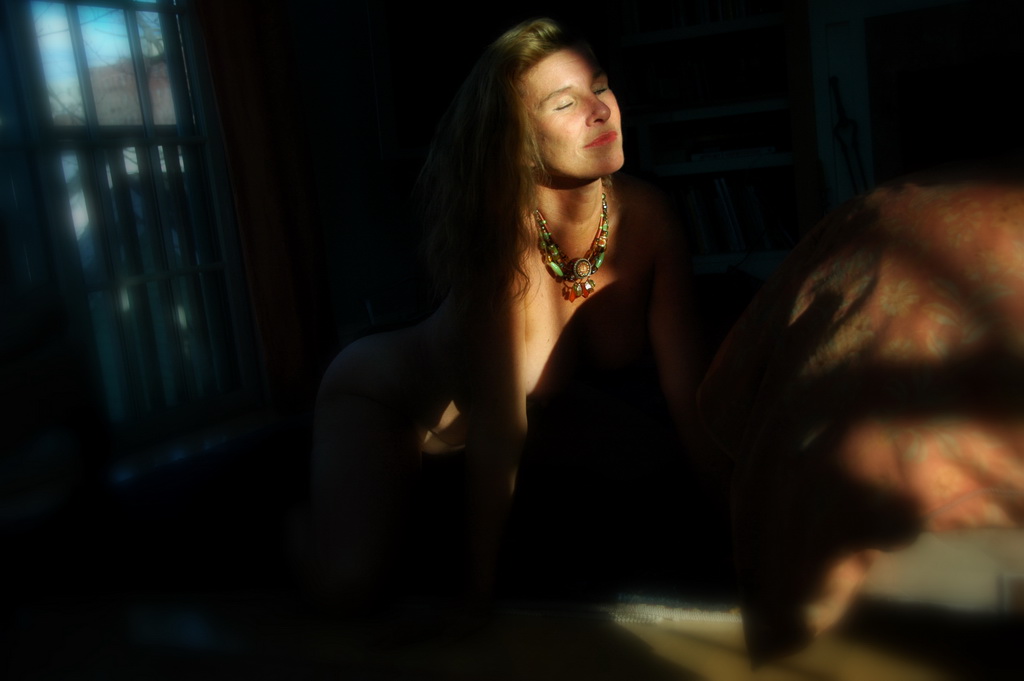 Kevin Benjamin - Ellen kneeling