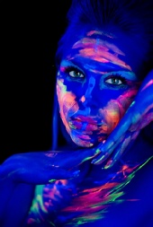 Kreative Kris - Fingerpainting Blacklight