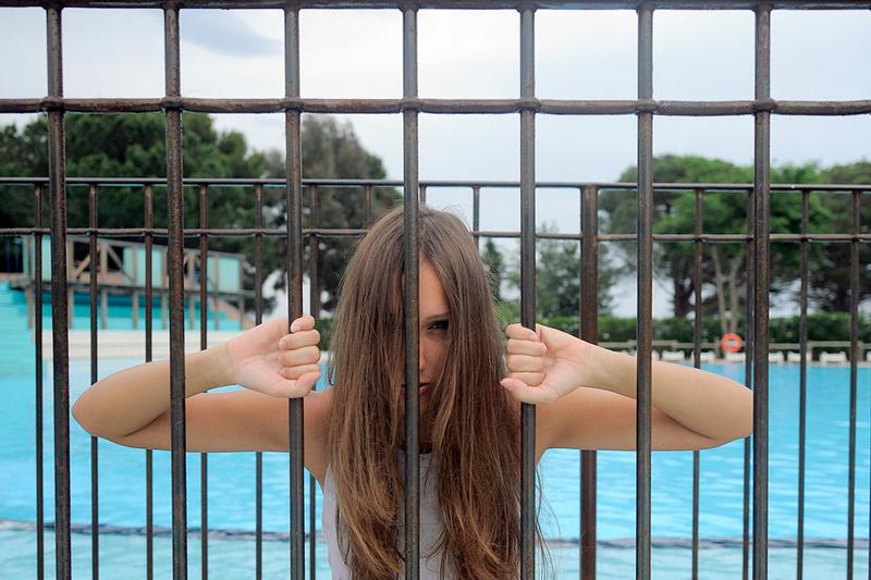 Monica Malatova - cage