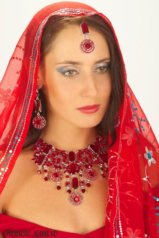Anna S - ***