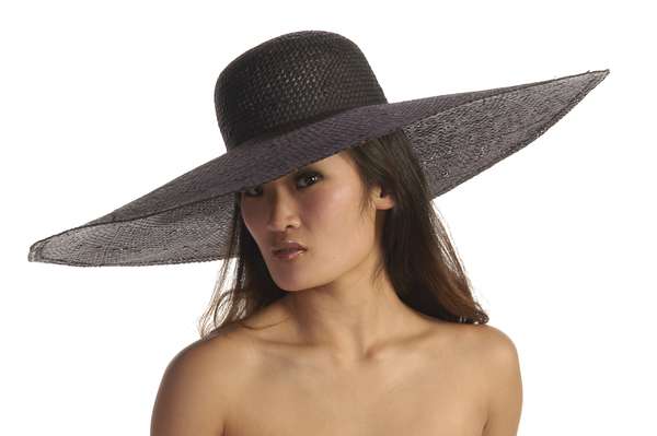 Elle - Big Hat