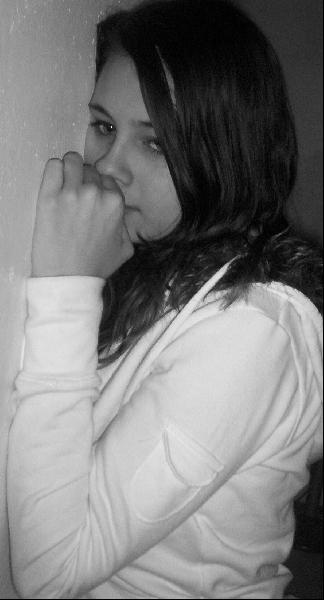 Danielle - emo.
