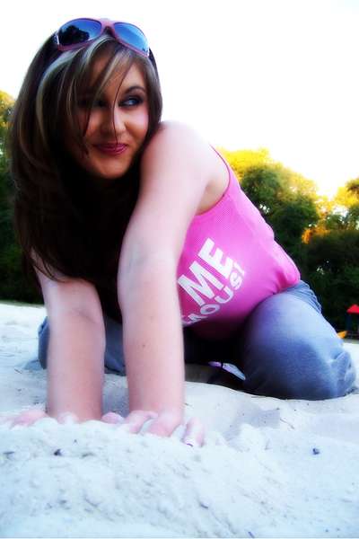 RUNWAY - Hanging Out