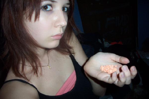 Ella - Pills, pills, pills