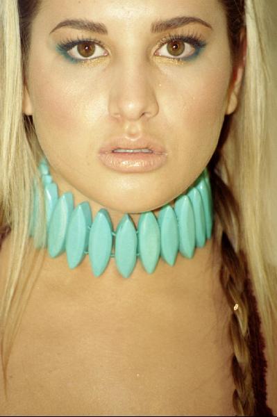 kelly scheuher - 21 Magizine