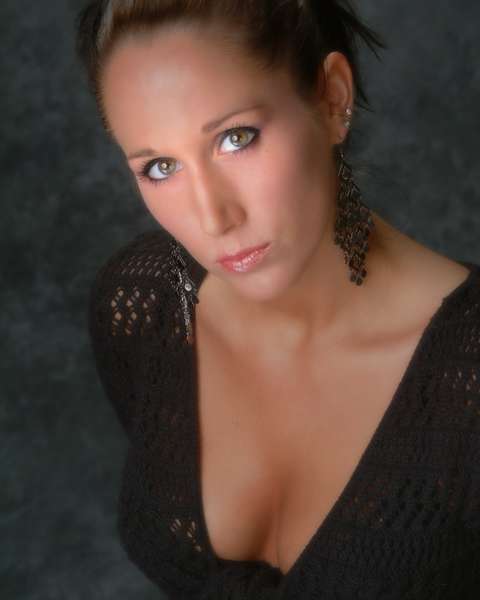 LaurLaur - Something to do with Eyes!