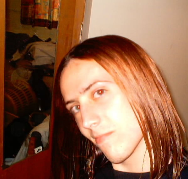 Indelacio - Wet hair headshot