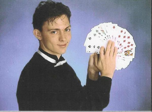 Dan - Double card Fan