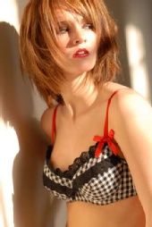 Mae Richards - Hotttt