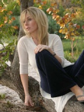 Ashley J Mandy - Chillen in the tree