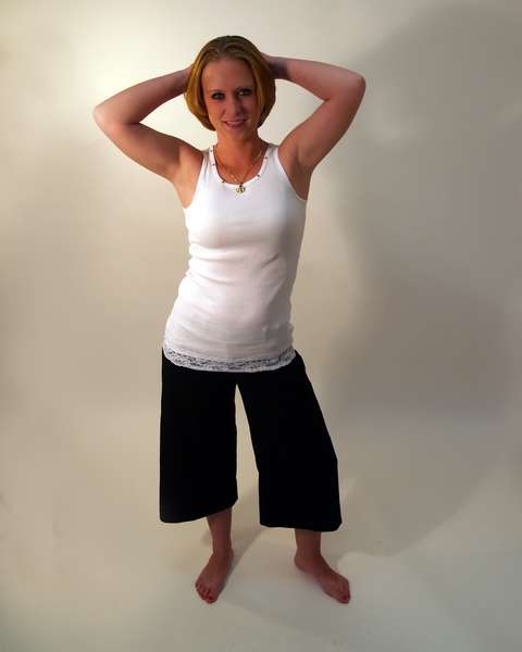 leahajones832002 - Full body shot