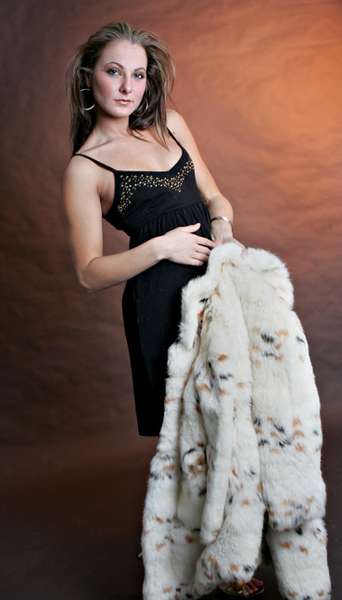 Ayna - Fur Coat