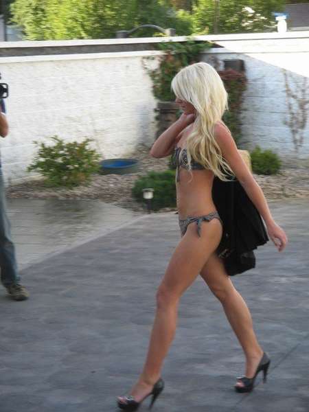 Krystal - Tiki Bar Fashion