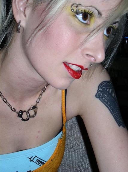 JENI EMMONS - EXTREME CLOSE UP