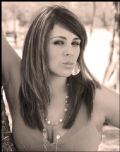 Taryn Shorr - Smooooooch!