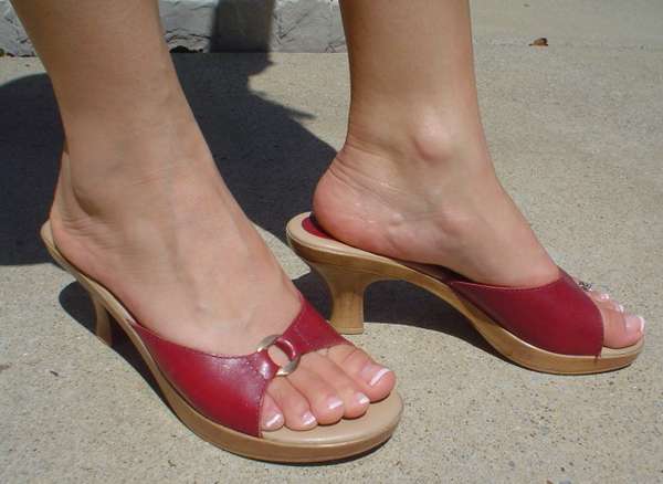 Jenny Tate - Jenny Tate Foot Model with Shoes