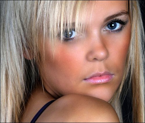 Nicole - Nicole Farrell - Headshot