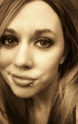 Sara sunshine / scarlett