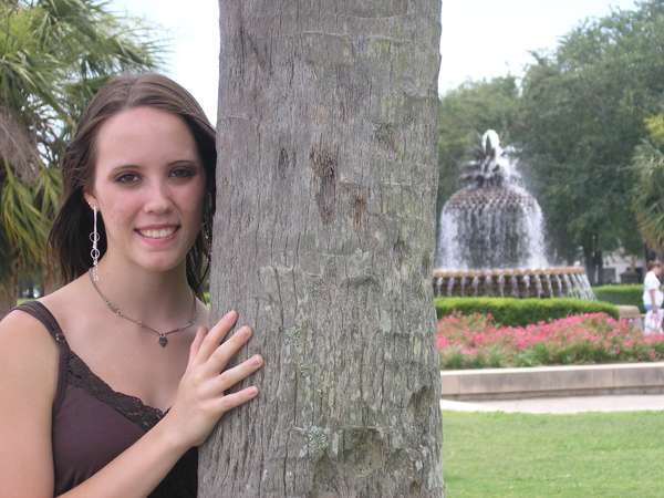 Heidi1234 - Palm tree & pineapple fountain