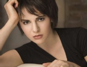 Amanda - Dramatic Headshost