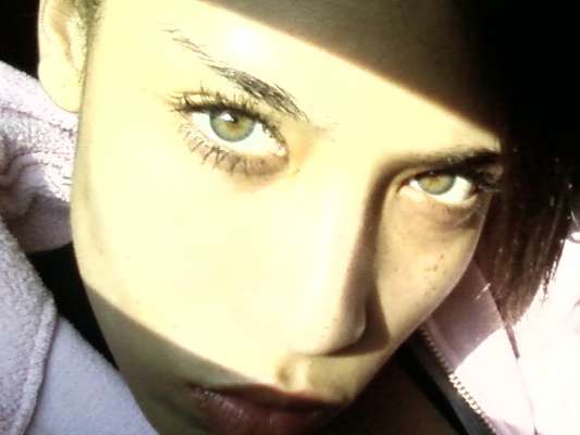 Hazeleyez - real color