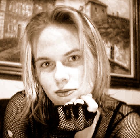 Alexian - Atempting a goth look