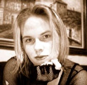 Alexian - Atempting a goth look
