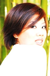 Jennifer Diem Vy - just smile
