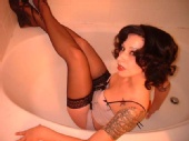 Ahnie - Bathtub