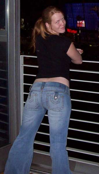 anna williams - me from behid