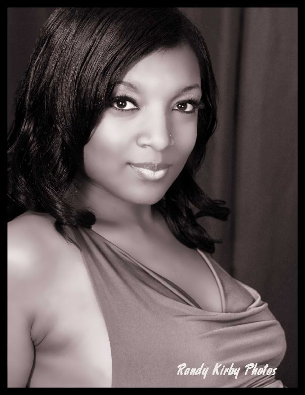 Erionne Danielle - Beauty Headshot