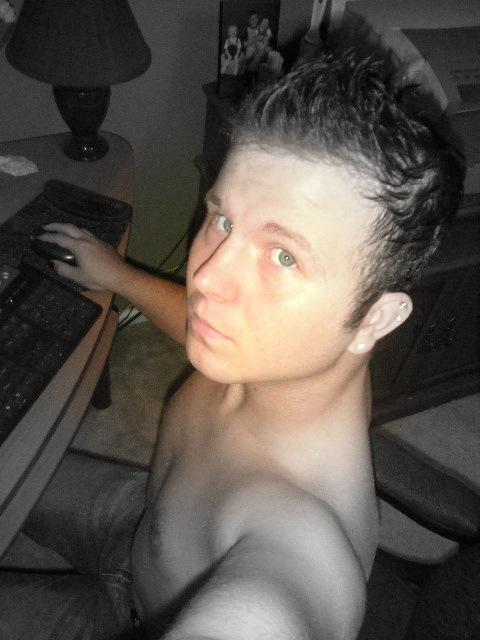 Jari - Me shirtless