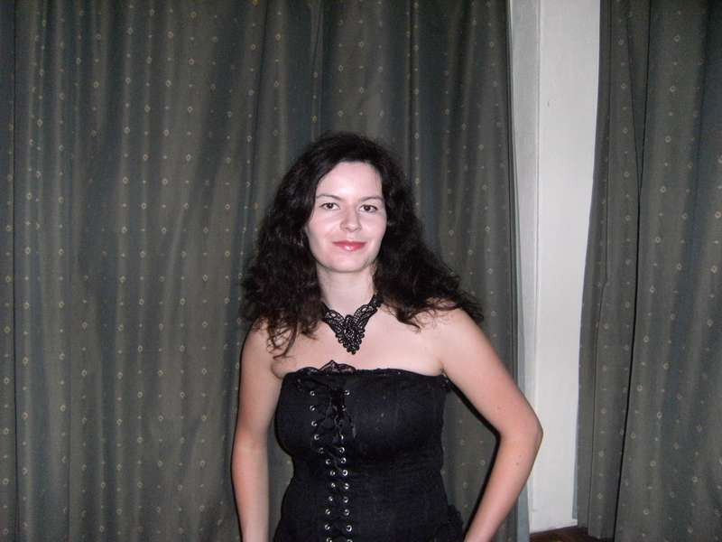 Devina Wolfe - Dressed to kill