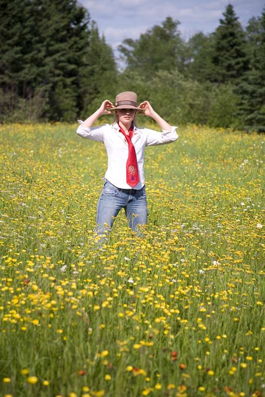 Lyndseyupnorth - In a field of Flowers