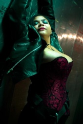 Sarah Slaykitty - Atomic Box shoot