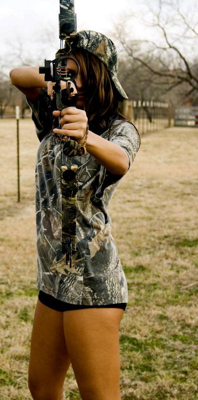 Haley Cogburn - Bowhunter