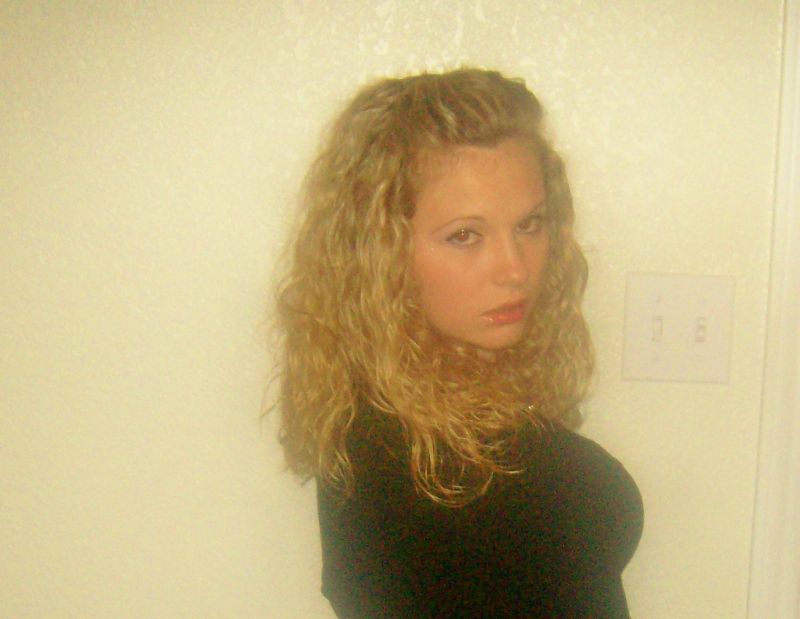 drez52404 - Curly girl