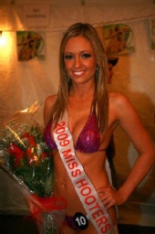 Jenna Thornhill - Hooters Bikini Contest