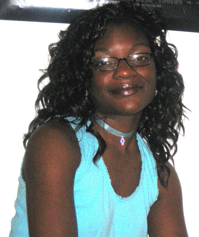 Ladie Isis - A smile for the camera