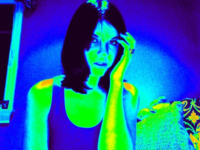 ayna - hurt 