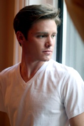 Andrew J. Fitch - V-Kneck Profile