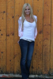 Sara Schneider - Casual