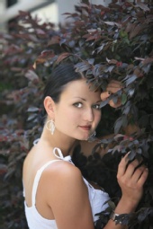 Snow White - In the bushes 2