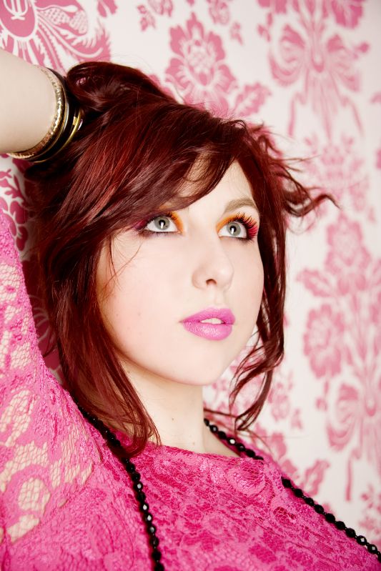 Tegen Levanah - pretty in pink