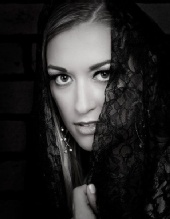 Hannah Barthram - Black and White