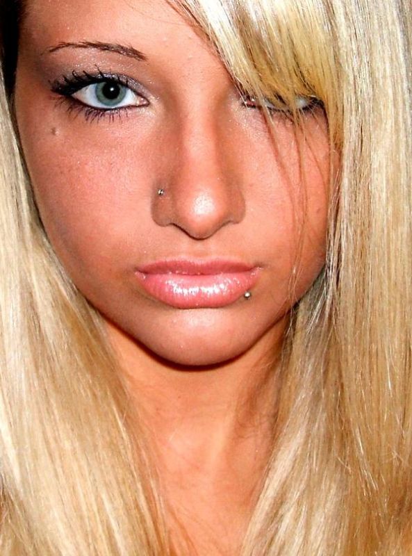 Alicia Harvey - Up Close Face Picture
