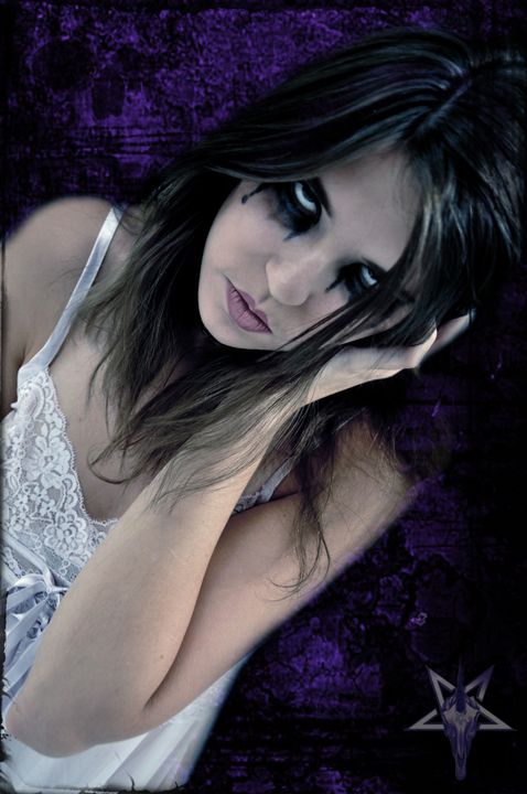 Amy Davis - ANGRY!