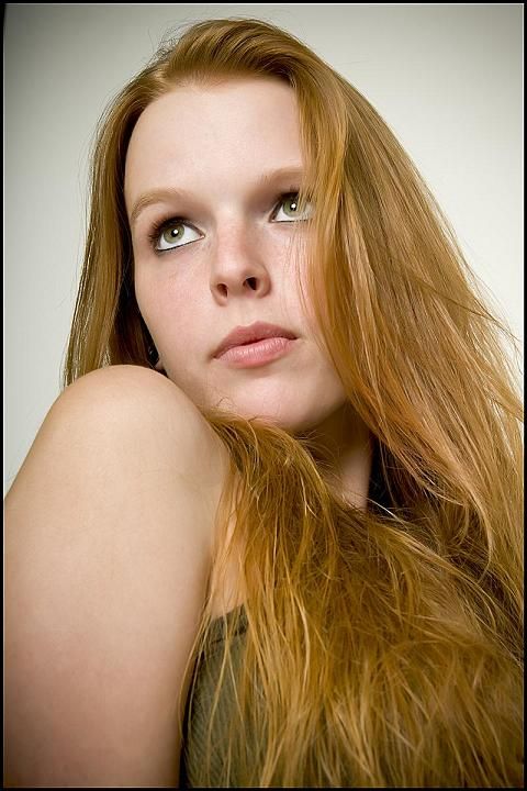 The Nicole Rae - Looking Away