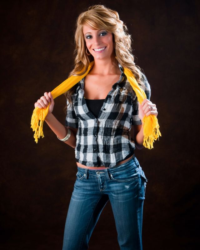 Taylor Hamilton - 3/4 Casual in Studio