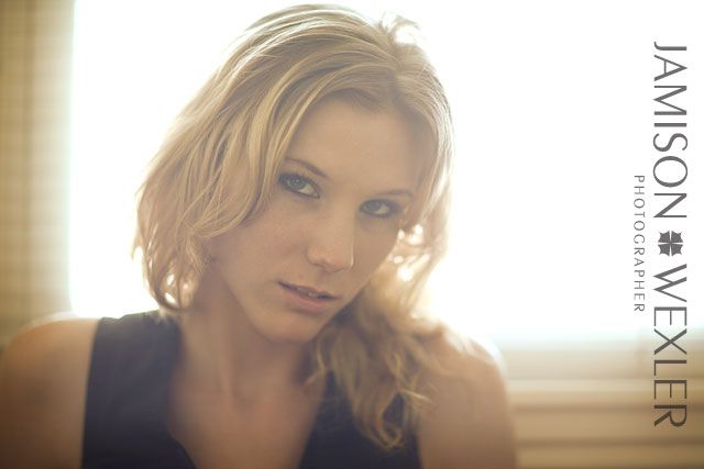 Little Miss Blonde - headshot's rock!